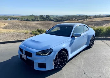 Przegląd BMW M2, Film szpiegowski następcy Ferrari 812: Dzisiejsze wiadomości motoryzacyjne