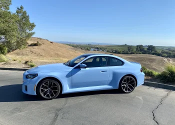 2023 BMW M2 pozwala ci robić, co tylko chcesz