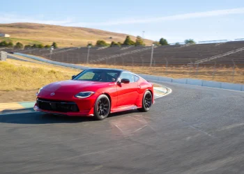 2024 Nissan Z Nismo daje niełatwe lekcje na torze Sonoma