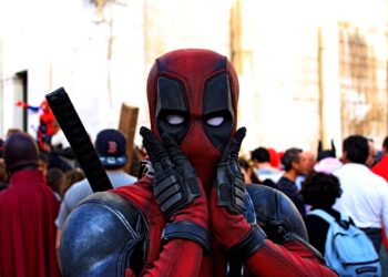 10 NAJBARDSZE WYPADKI SAMOCHODÓW W FILMACH