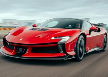 Nowa recenzja Ferrari SF90 XX Stradale: duchowy następca legendarnego F40