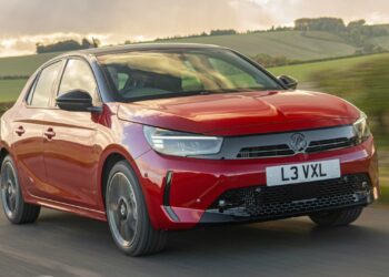 Nowy Vauxhall Corsa 2023 facelift recenzja: popularny supermini zyskuje ostry nowy wygląd