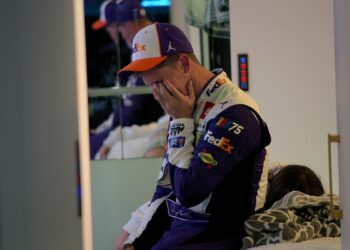 Netflix udostępnia pełny zwiastun docuseries NASCAR