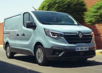 Nowy Renault Trafic E-Tech 2024 ma być idealnym narzędziem dla świadomych środowiskowo przedsiębiorców
